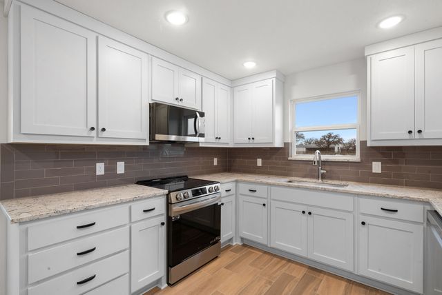 240 Yawney Drive, Lipan, TX 76462
