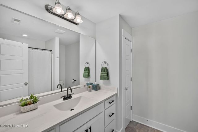 8234 Paramount Point, Winnabow, NC 28479