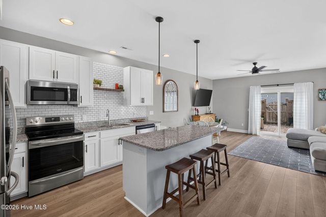 8234 Paramount Point, Winnabow, NC 28479