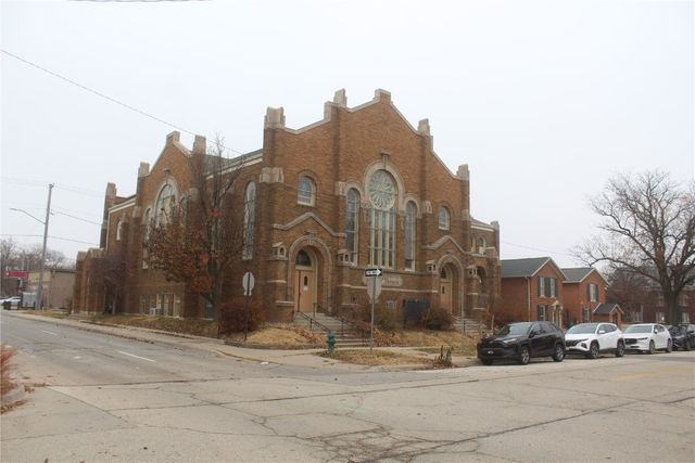 1200 2nd Avenue SE Upper, Cedar Rapids, IA 52403