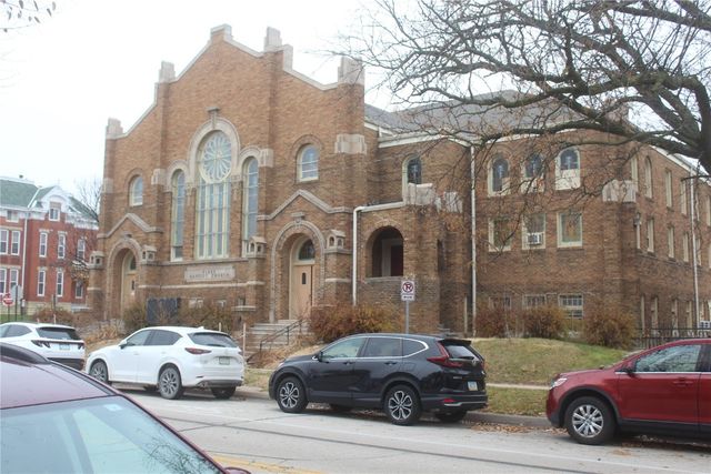 1200 2nd Avenue SE Upper, Cedar Rapids, IA 52403