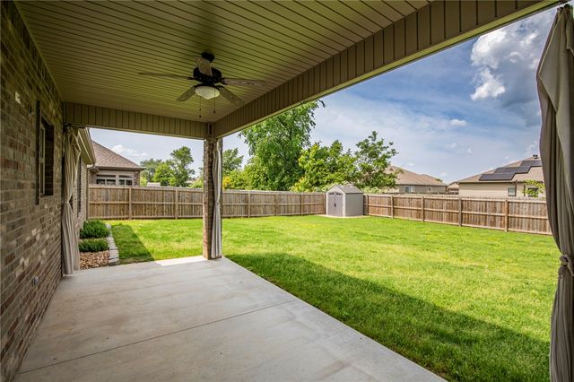 870 Bob Glen Circle, Centerton, AR 72719