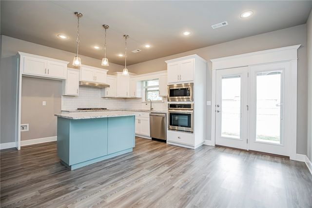 870 Bob Glen Circle, Centerton, AR 72719
