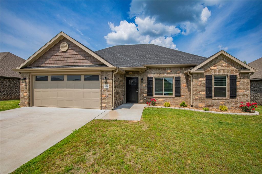 870 Bob Glen Circle, Centerton, AR 72719