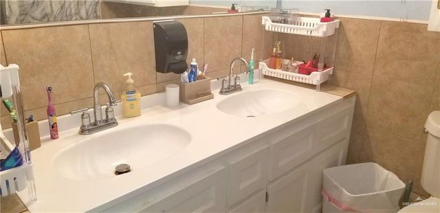 740 N 9th Street, Raymondville, TX 78580