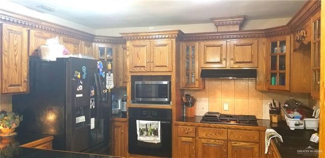 740 N 9th Street, Raymondville, TX 78580