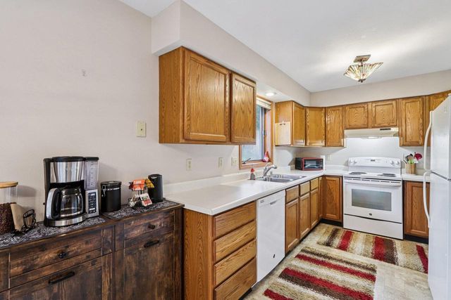 887 Iroquois Circle, Baraboo, WI 53913