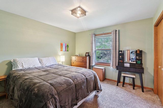 887 Iroquois Circle, Baraboo, WI 53913