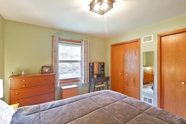 887 Iroquois Circle, Baraboo, WI 53913