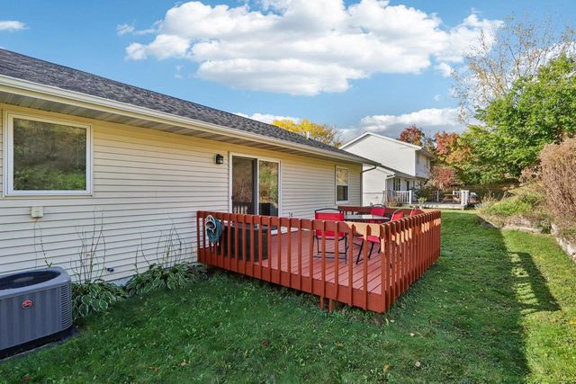 887 Iroquois Circle, Baraboo, WI 53913
