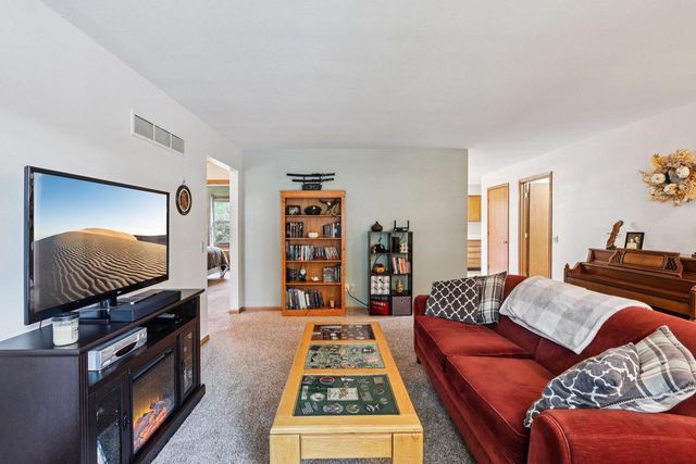 887 Iroquois Circle, Baraboo, WI 53913