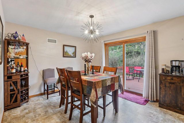 887 Iroquois Circle, Baraboo, WI 53913