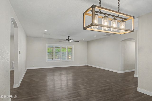 8018 W ACOMA Drive, Peoria, AZ 85381