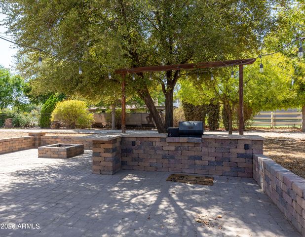 8018 W ACOMA Drive, Peoria, AZ 85381
