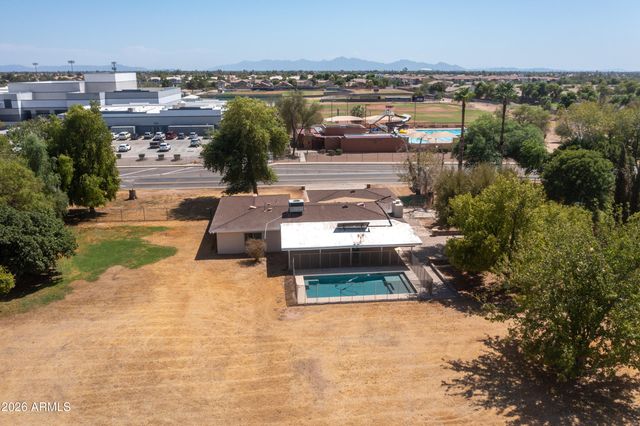 8018 W ACOMA Drive, Peoria, AZ 85381