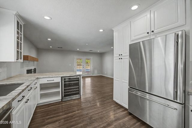 8018 W ACOMA Drive, Peoria, AZ 85381