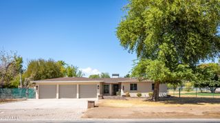 8018 W ACOMA Drive, Peoria, AZ 85381