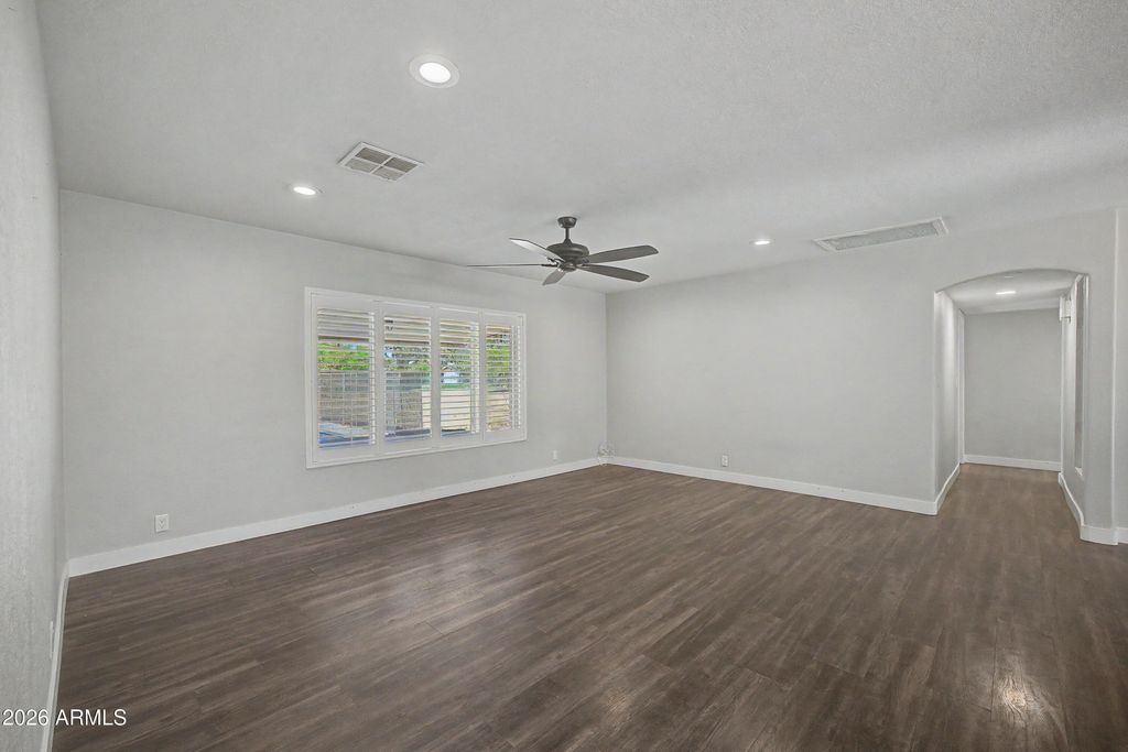 8018 W ACOMA Drive, Peoria, AZ 85381 — photo 4