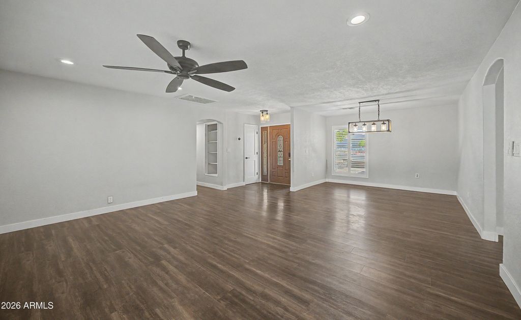 8018 W ACOMA Drive, Peoria, AZ 85381 — photo 5