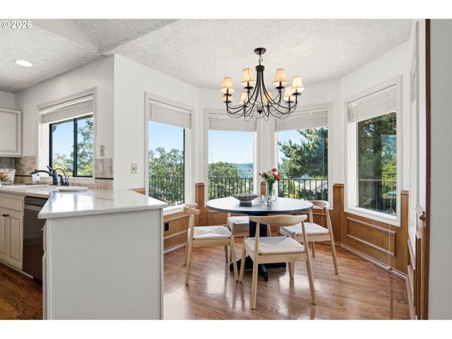1804 HALL Ct, West Linn, OR 97068