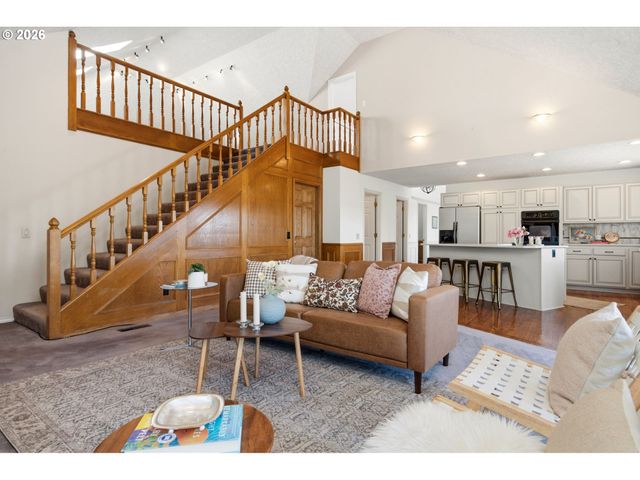 1804 HALL Ct, West Linn, OR 97068