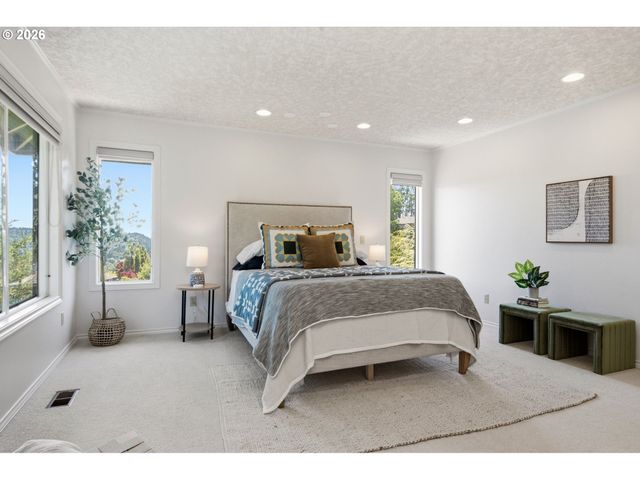 1804 HALL Ct, West Linn, OR 97068