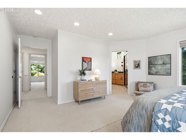 1804 HALL Ct, West Linn, OR 97068