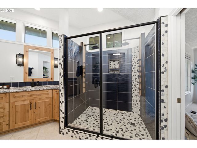 1804 HALL Ct, West Linn, OR 97068