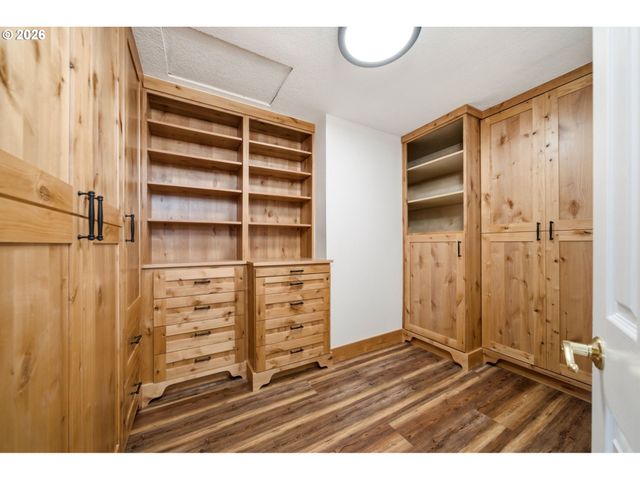 1804 HALL Ct, West Linn, OR 97068