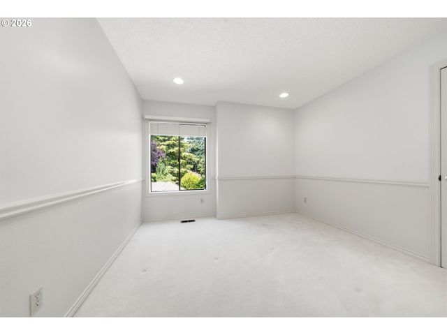 1804 HALL Ct, West Linn, OR 97068