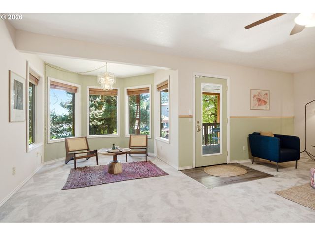 1804 HALL Ct, West Linn, OR 97068