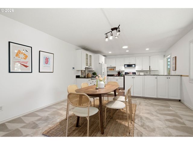 1804 HALL Ct, West Linn, OR 97068