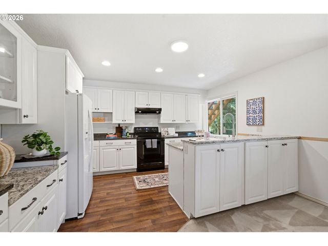 1804 HALL Ct, West Linn, OR 97068