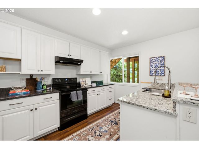 1804 HALL Ct, West Linn, OR 97068