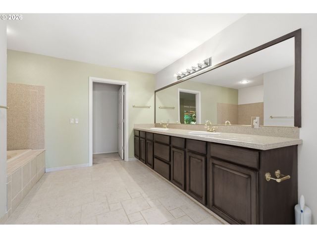 1804 HALL Ct, West Linn, OR 97068