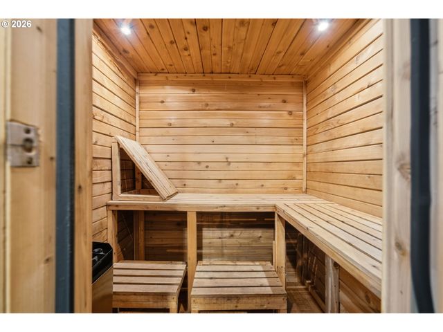 1804 HALL Ct, West Linn, OR 97068