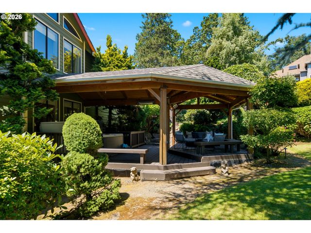 1804 HALL Ct, West Linn, OR 97068