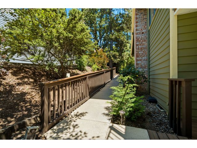 1804 HALL Ct, West Linn, OR 97068