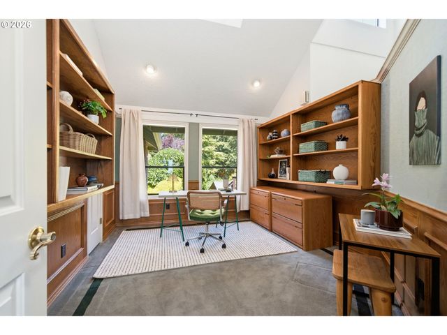 1804 HALL Ct, West Linn, OR 97068