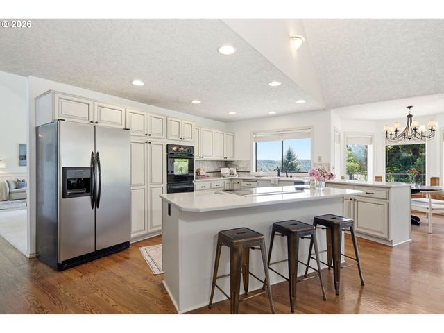 1804 HALL Ct, West Linn, OR 97068
