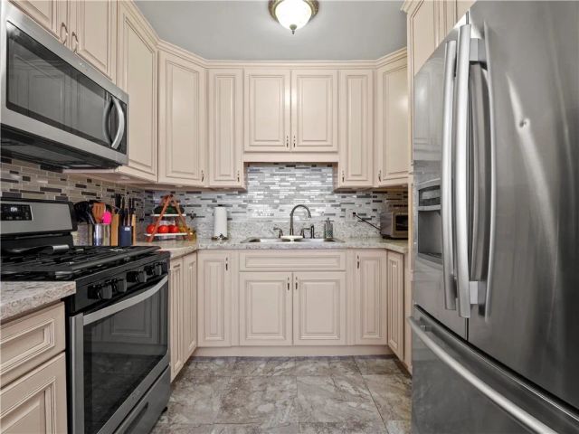 350 W Wilson, Glendale, CA 91203