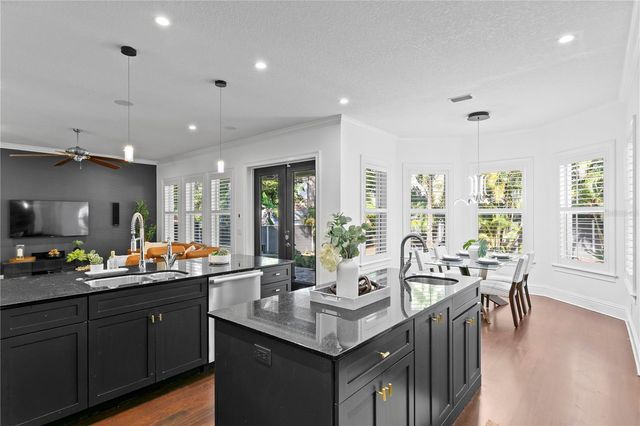 4313 W VASCONIA STREET, Tampa, FL 33629