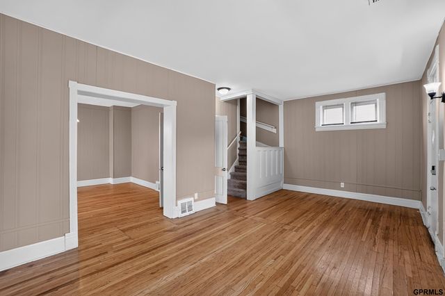4215 Grant Street, Omaha, NE 68111