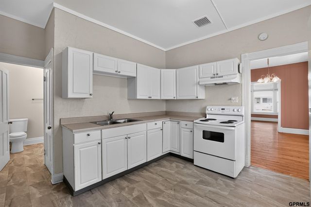4215 Grant Street, Omaha, NE 68111