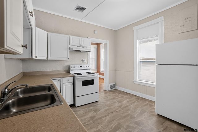 4215 Grant Street, Omaha, NE 68111