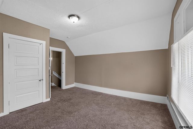 4215 Grant Street, Omaha, NE 68111