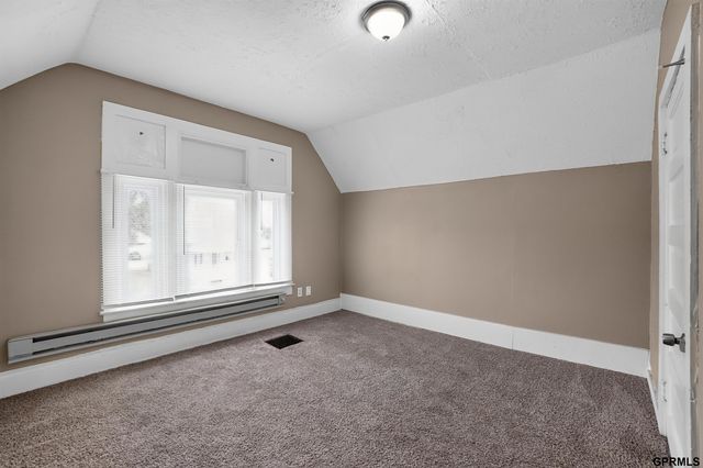 4215 Grant Street, Omaha, NE 68111