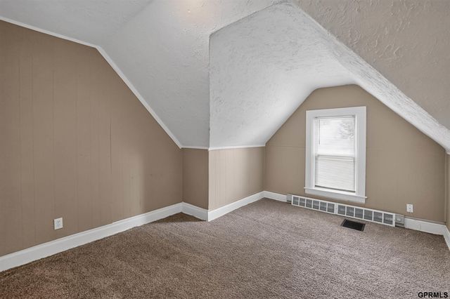 4215 Grant Street, Omaha, NE 68111