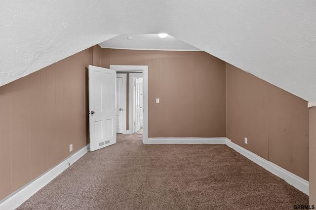 4215 Grant Street, Omaha, NE 68111