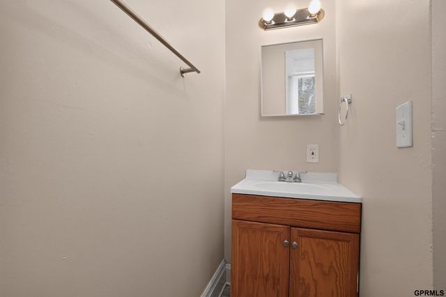 4215 Grant Street, Omaha, NE 68111